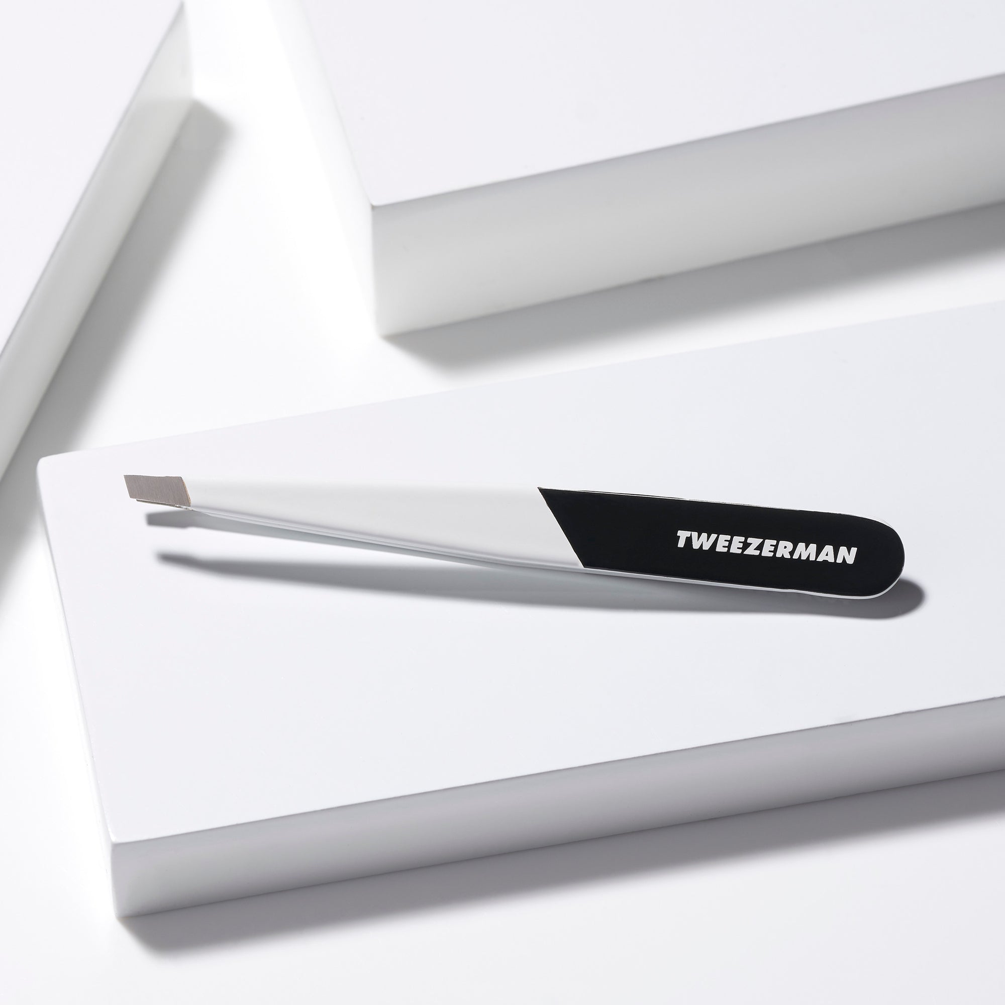 Midnight Strike Slant Tweezer