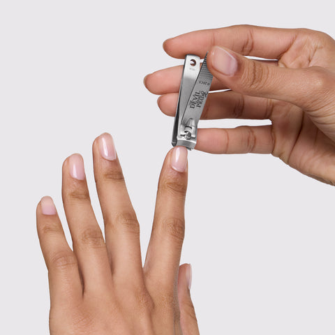 Model using The Devil Wears Prada 2 Combo Clipper