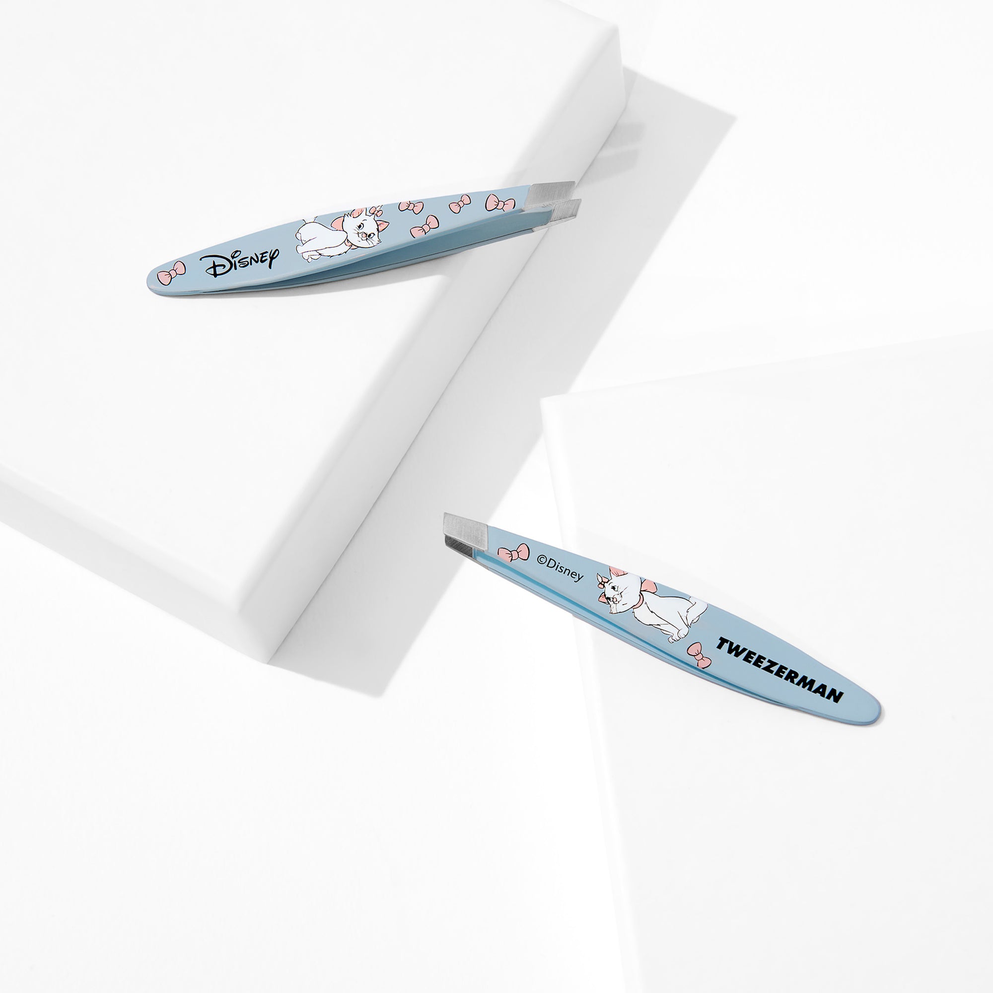 Disney&#39;s The Aristocats Mini Slant Tweezer
