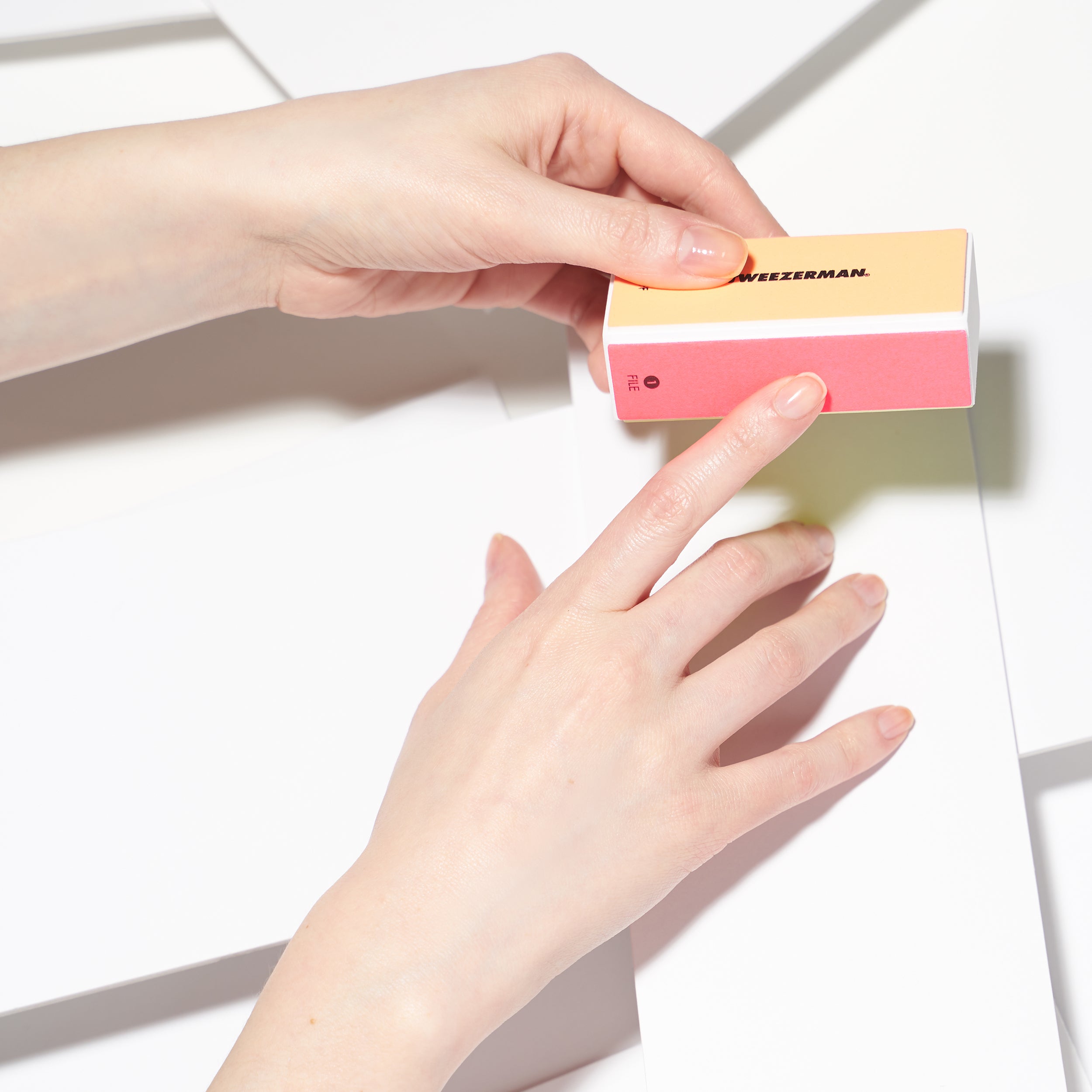 Neon Buff & Shine Block | Tweezerman