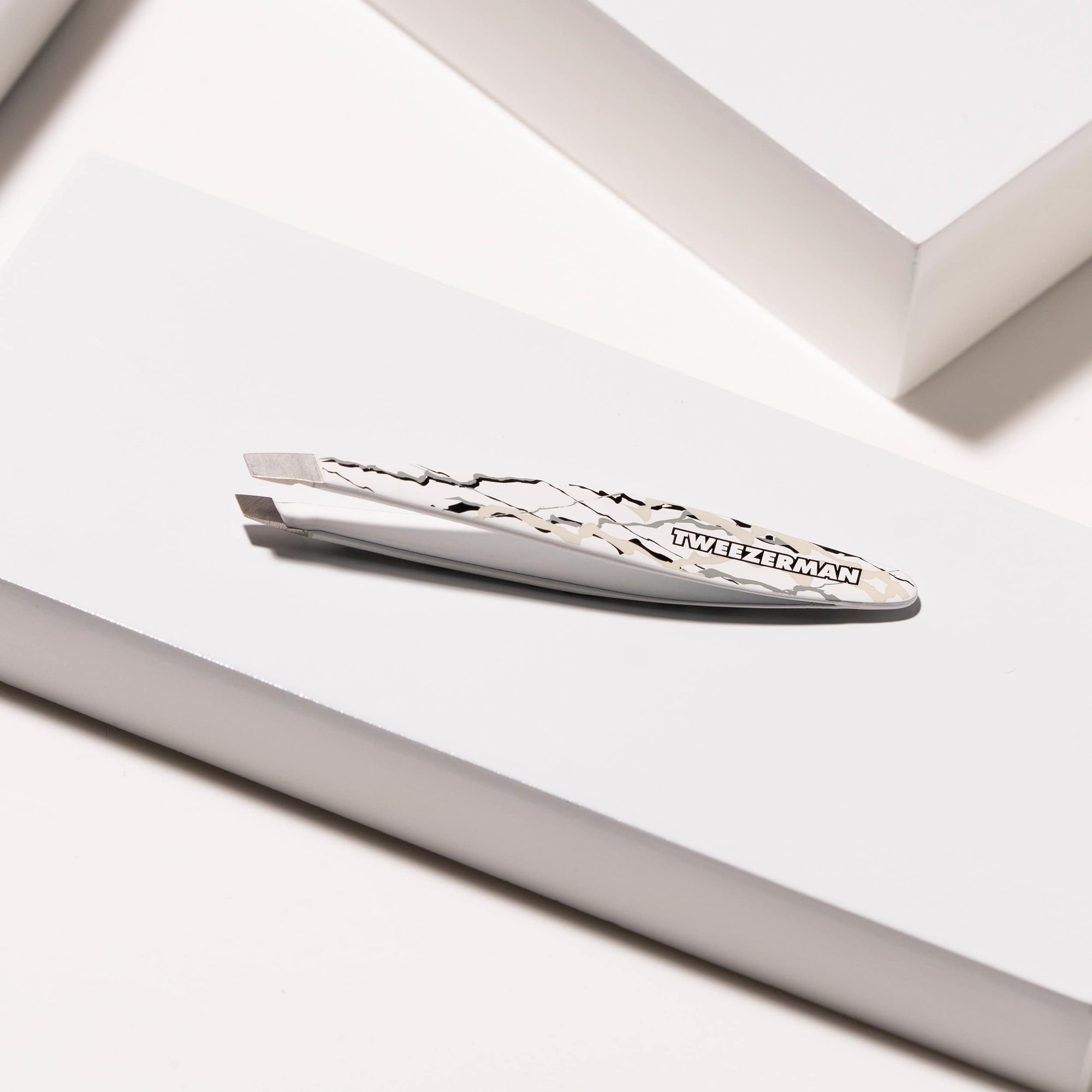Marble Mini Slant Tweezer