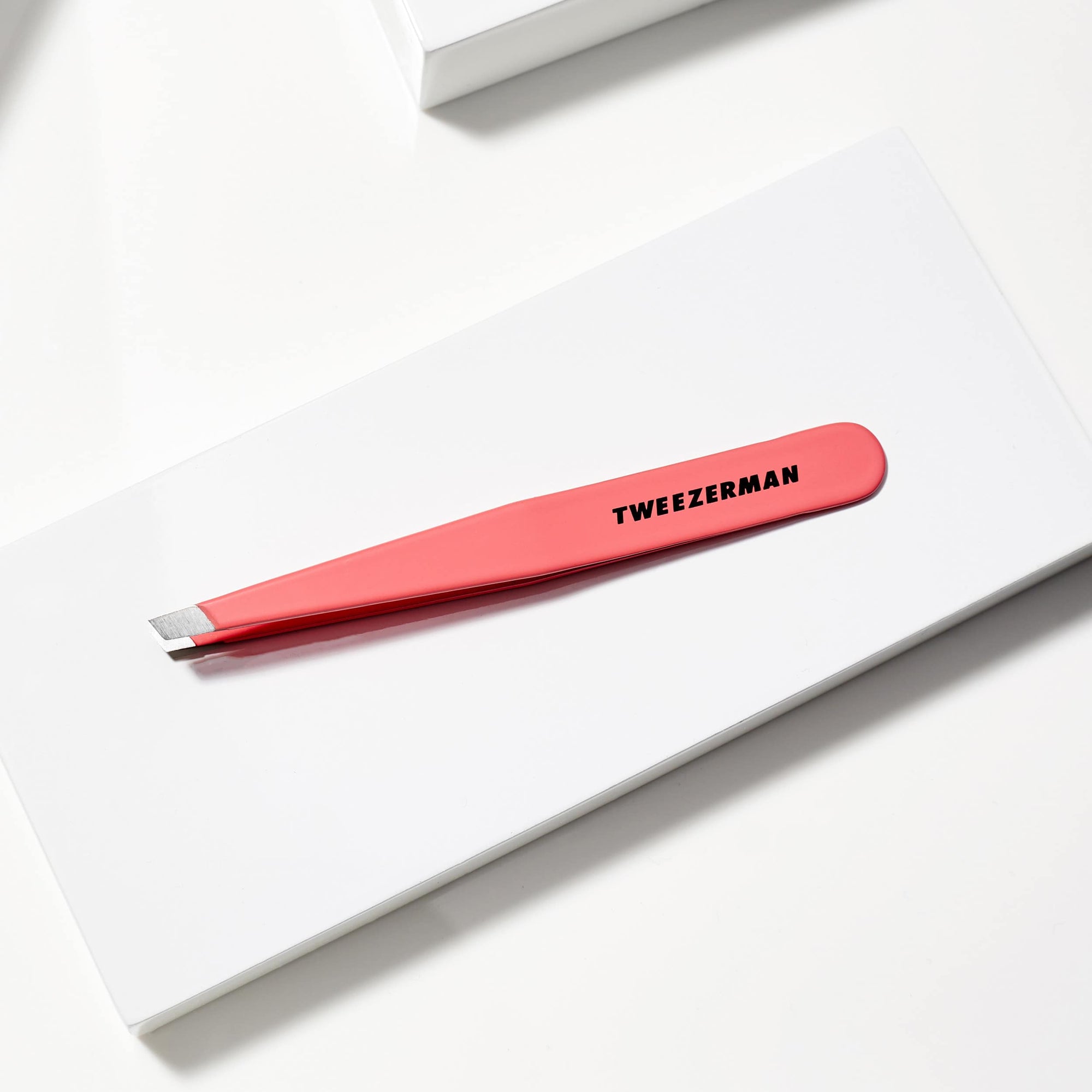 Geranium Slant Tweezer