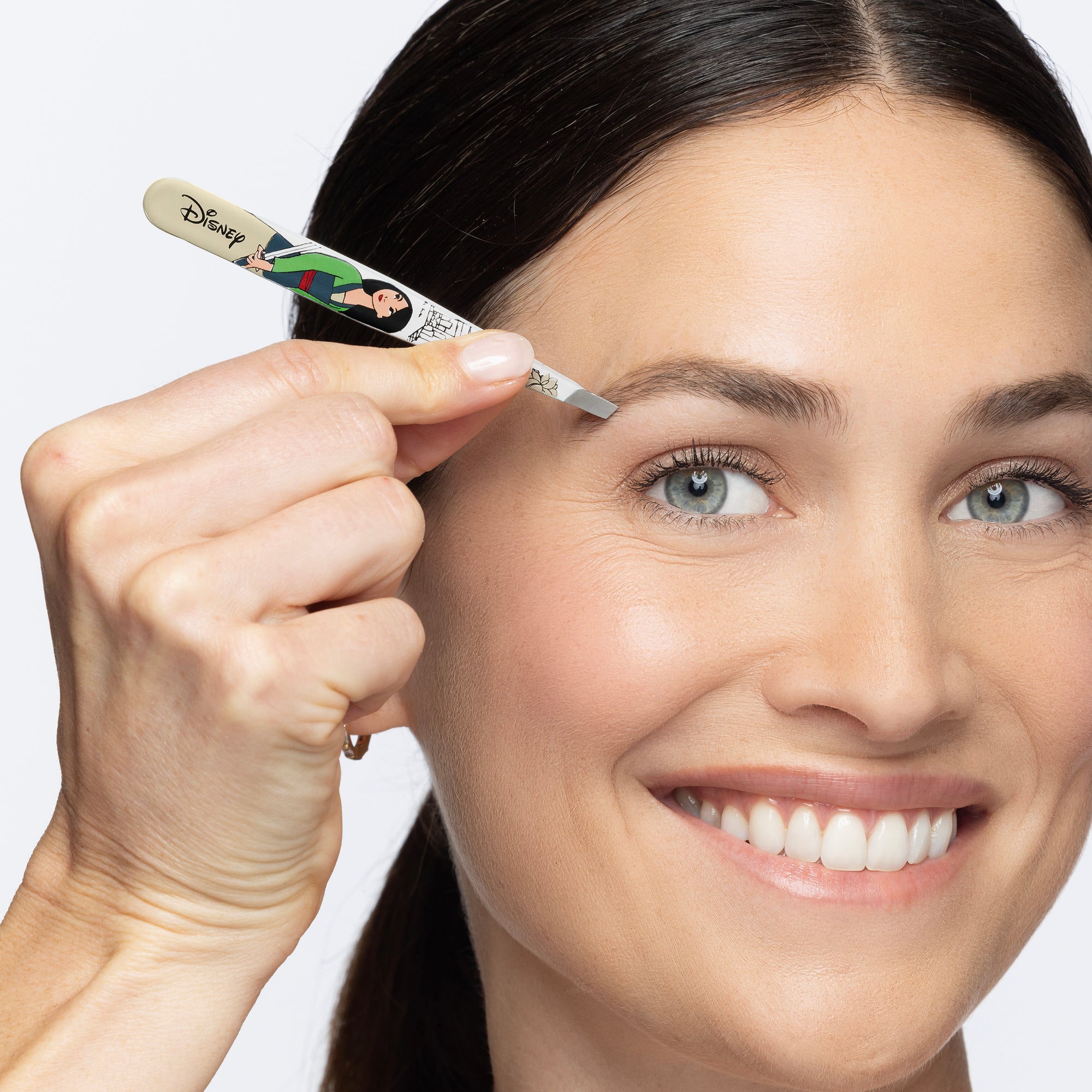 Model using Disney&#39;s Mulan Slant Tweezer