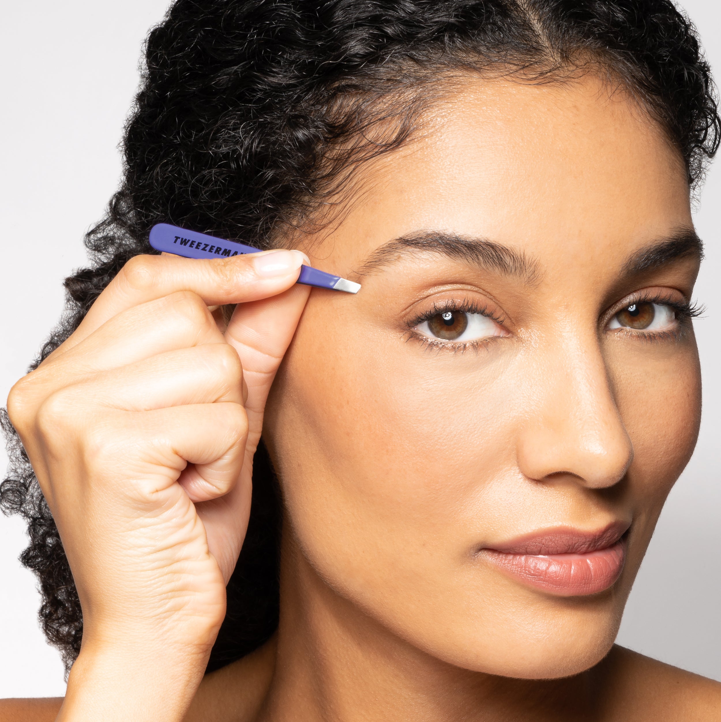 Mini Slant Tweezer | Tweezerman